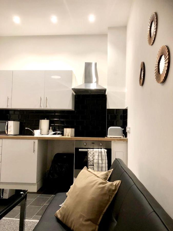 Belmont Apartment *